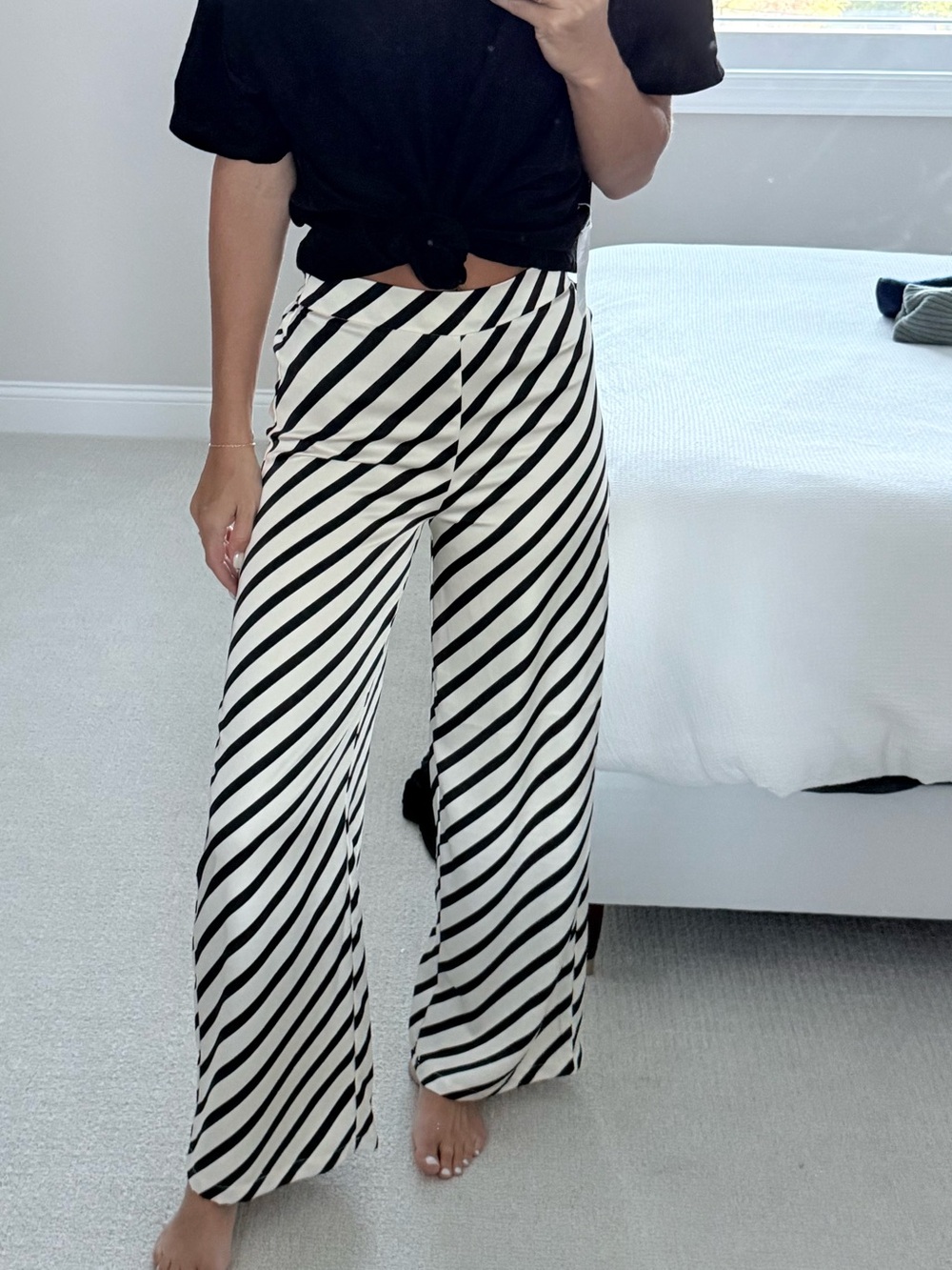 Women’s High-Rise Wide-Leg Diagonal Stripe Pants - Black & White